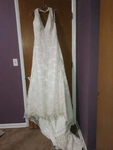 Clothing that’s as bold as you are   Other Allure Ivory Lace Gown Size 12