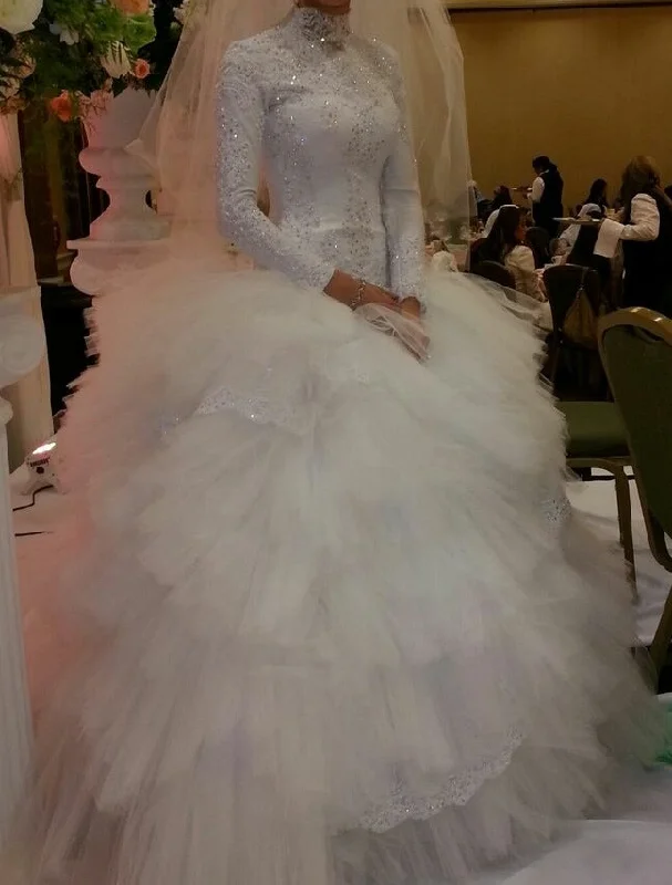 Chic, modern looks for the stylish woman   Other Monicas bridal custom made dress