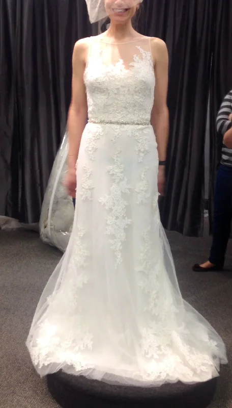 Elegant casual clothing for modern women   Pronovias Distel